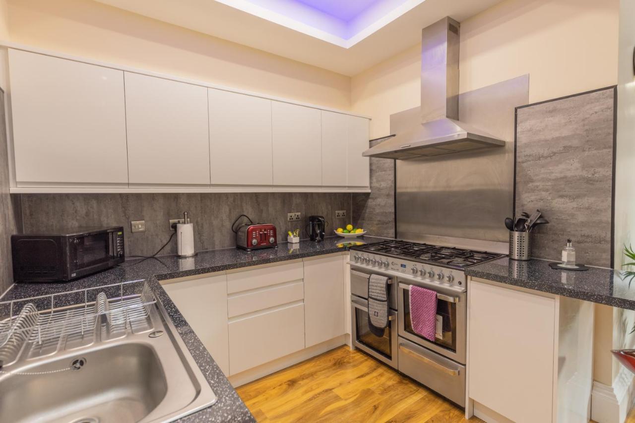 New 3-Bedroom Apartment Close To City Centre Edinburgh Bagian luar foto