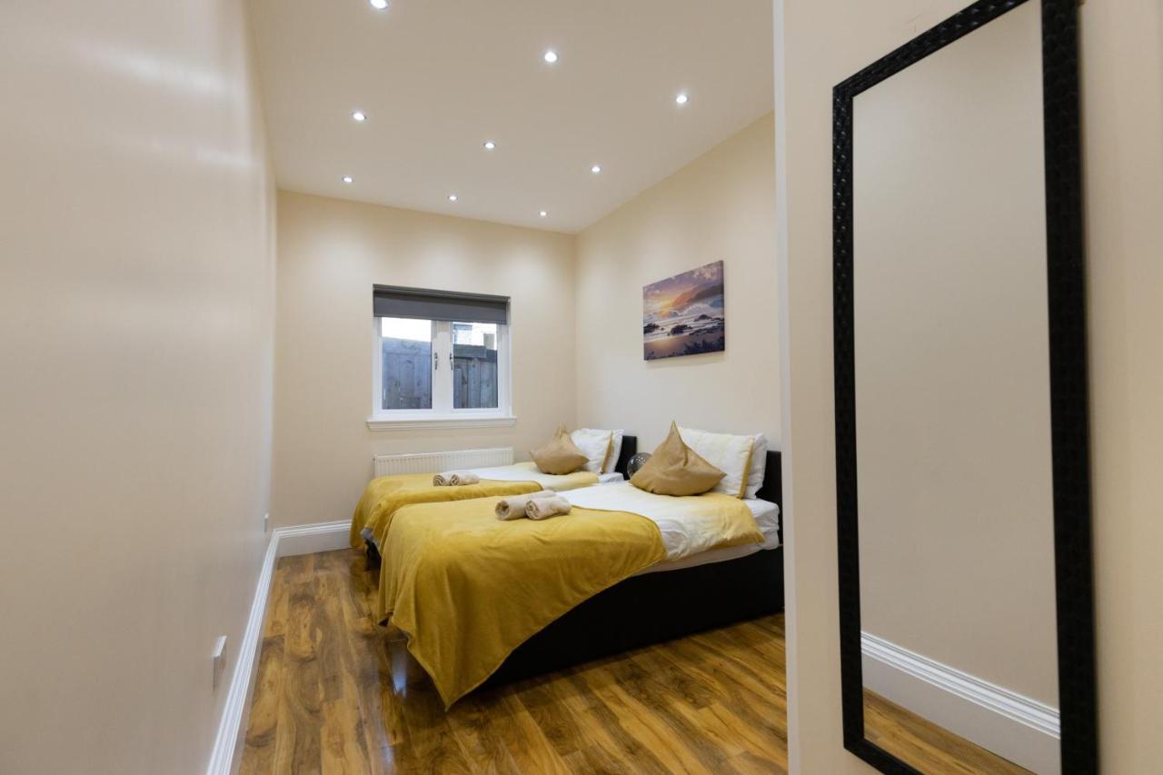 New 3-Bedroom Apartment Close To City Centre Edinburgh Bagian luar foto